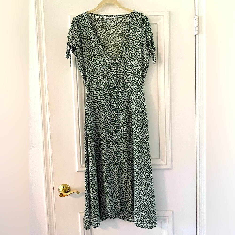 Reformation Sexy-Vintage Inspired Green and White Floral Dress💚
